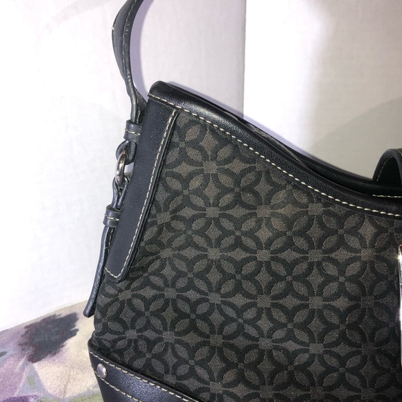 Relic Hobo Style Big Buckle Purse - Picture 3 of 13